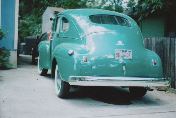 coche clásico azul